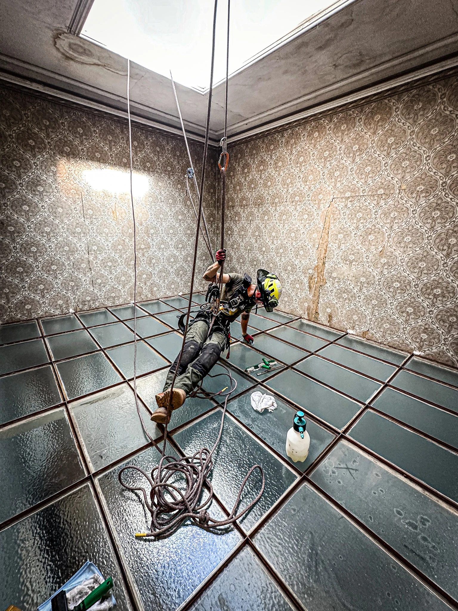 Intervention de cordistes MS Access pour tom cruise style chez DEANNE ET RICHARD BARRETT à Castillon la Bataille (bâtiment) – 4